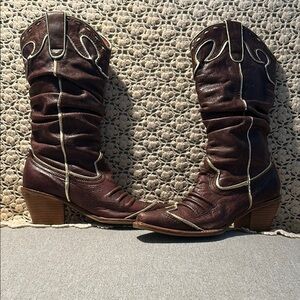 NA ⭐️ NA Women’s Size 6 Brown Leather and Gold Western Boots